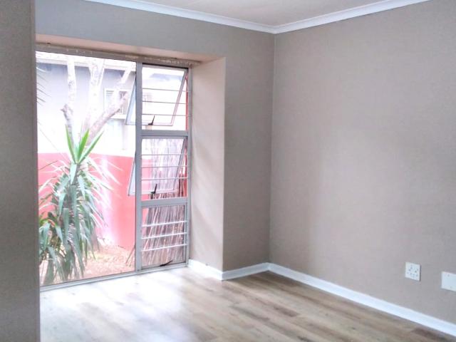 3 Bedroom Townhouse For Sale in Bromhof