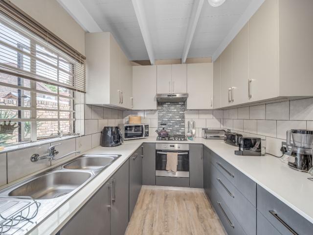 3 Bedroom Townhouse For Sale in Bromhof