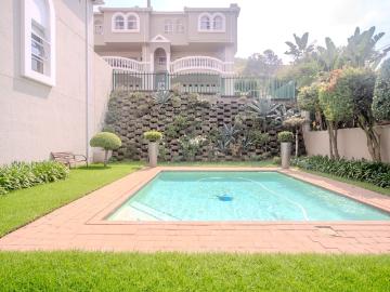 3 Bedroom Townhouse For Sale in Bruma