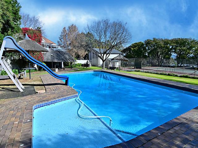 3 Bedroom Townhouse For Sale in Bryanston