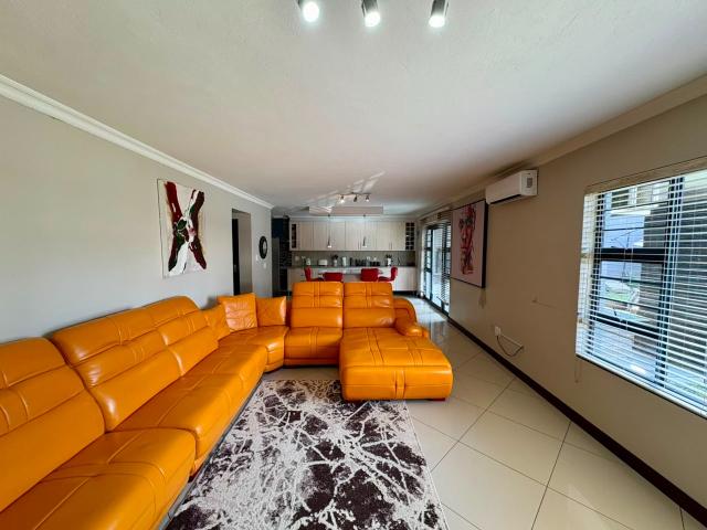 3 Bedroom Townhouse For Sale in Cashan