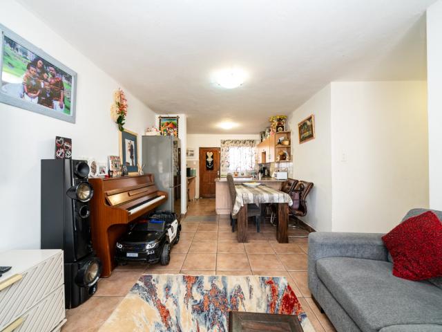 3 Bedroom Townhouse For Sale in Castleview