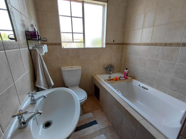 3 Bedroom Townhouse For Sale in Castleview