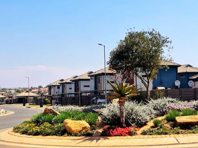 3 Bedroom Townhouse For Sale in Capital Park