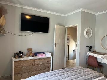 3 Bedroom Townhouse For Sale in Celtisdal