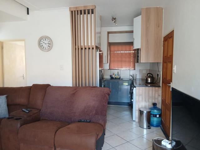 3 Bedroom Townhouse For Sale in Dawn Park