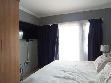 3 Bedroom Townhouse For Sale in Doornpoort