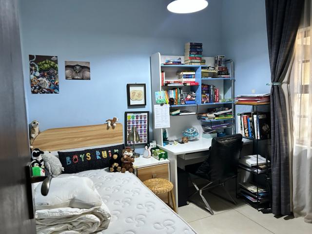 3 Bedroom Townhouse For Sale in Dowerglen Ext 4