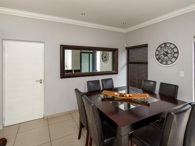 3 Bedroom Townhouse For Sale in Edenvale Central