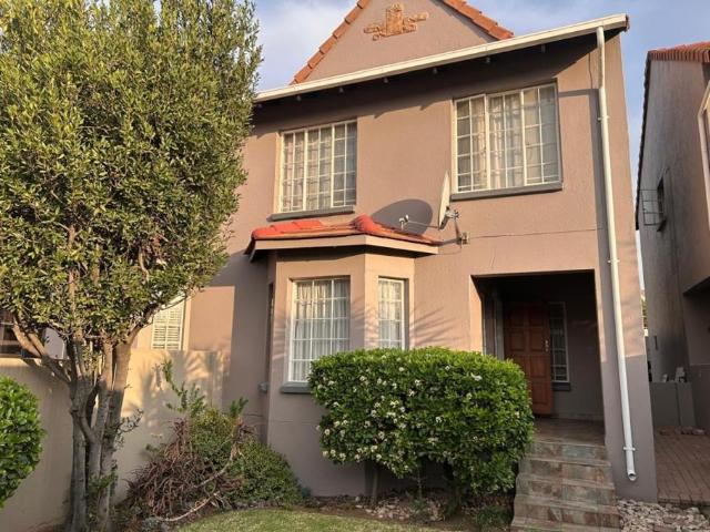 3 Bedroom Townhouse For Sale in Eden Glen