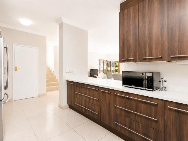 3 Bedroom Townhouse For Sale in Edenburg