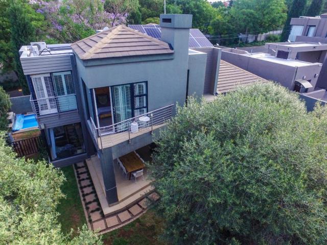 3 Bedroom Townhouse For Sale in Edenburg