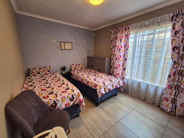 3 Bedroom Townhouse For Sale in Eike Park