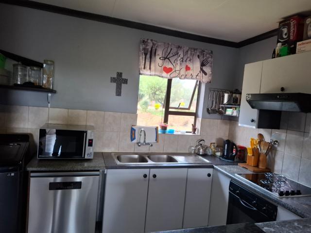 3 Bedroom Townhouse For Sale in Elandsfontein