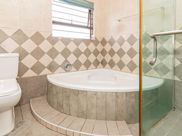 3 Bedroom Townhouse For Sale in Elandshaven