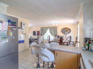 3 Bedroom Townhouse For Sale in Elandspark
