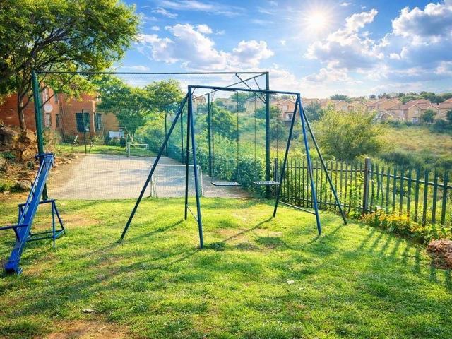 3 Bedroom Townhouse For Sale in Elandspark