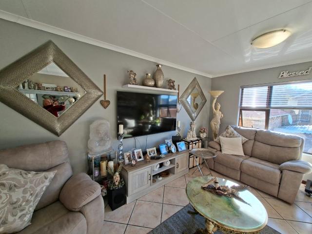 3 Bedroom Townhouse For Sale in Elandspark