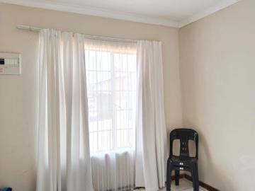 3 Bedroom Townhouse For Sale in Elandspark