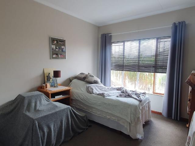 3 Bedroom Townhouse For Sale in Elarduspark