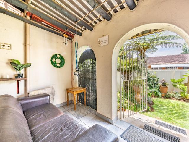 3 Bedroom Townhouse For Sale in Elarduspark