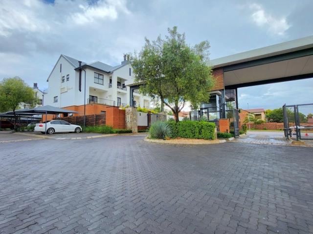 3 Bedroom Townhouse For Sale in Equestria