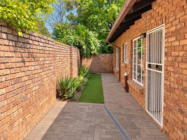 3 Bedroom Townhouse For Sale in Equestria