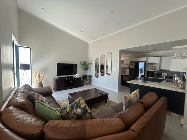 3 Bedroom Townhouse For Sale in Equestria