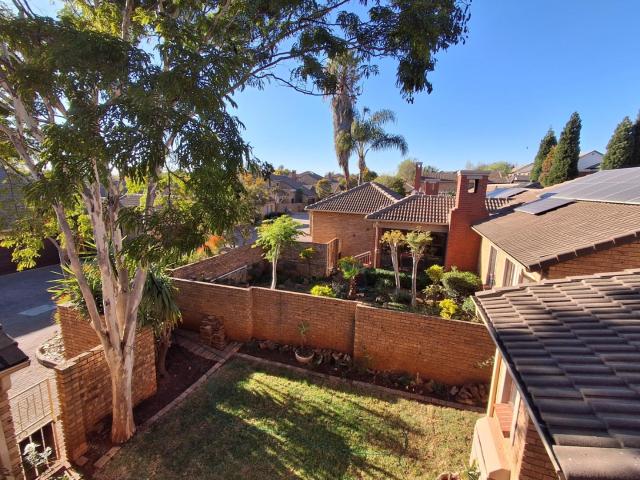 3 Bedroom Townhouse For Sale in Equestria