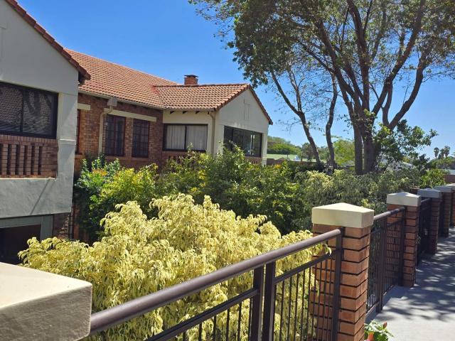 3 Bedroom Townhouse For Sale in Equestria