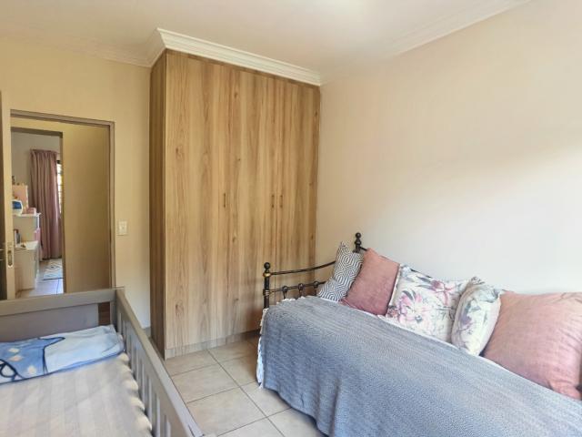 3 Bedroom Townhouse For Sale in Equestria