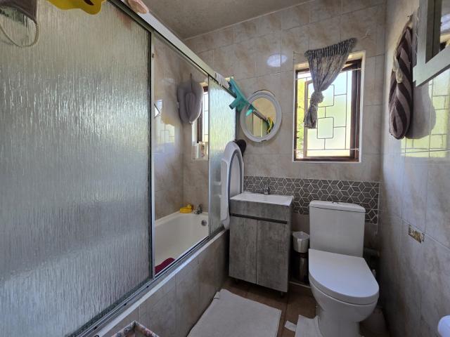 3 Bedroom Townhouse For Sale in Essenwood