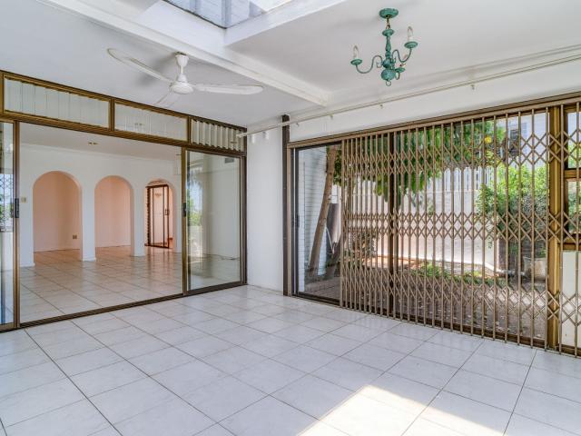 3 Bedroom Townhouse For Sale in Essenwood
