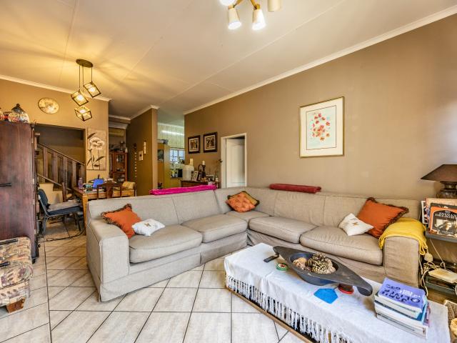 3 Bedroom Townhouse For Sale in Faerie Glen