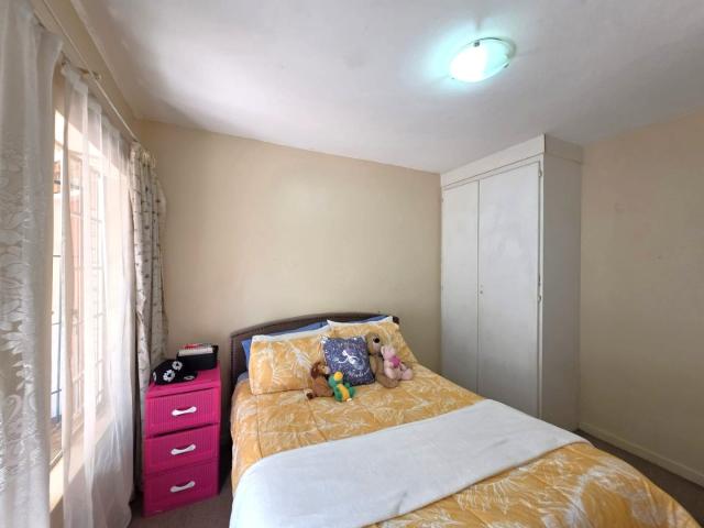 3 Bedroom Townhouse For Sale in Faerie Glen