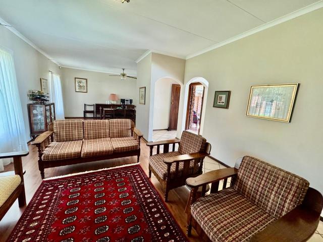 3 Bedroom Townhouse For Sale in Faerie Glen