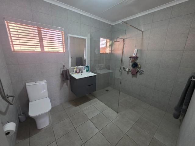 3 Bedroom Townhouse For Sale in Faerie Glen