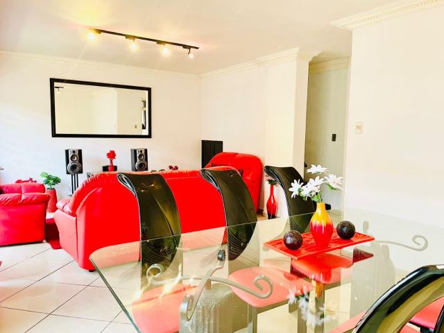 3 Bedroom Townhouse For Sale in Fairland