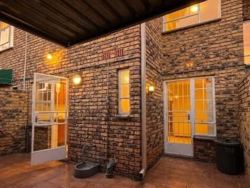 3 Bedroom Townhouse For Sale in Fairland