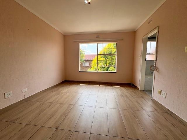 3 Bedroom Townhouse For Sale in Fairland