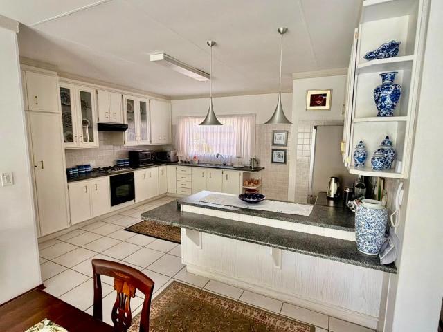 3 Bedroom Townhouse For Sale in Flamwood