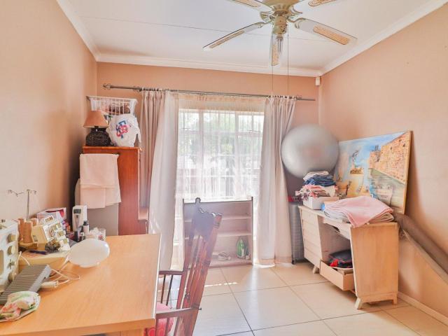 3 Bedroom Townhouse For Sale in Flamwood
