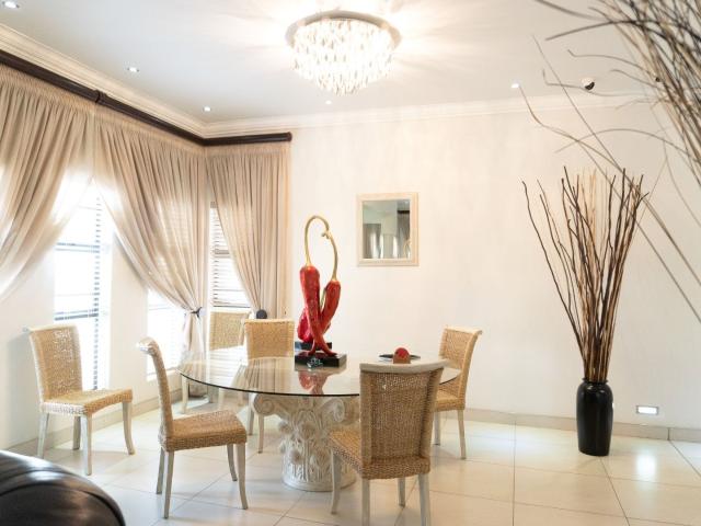 3 Bedroom Townhouse For Sale in Flamwood