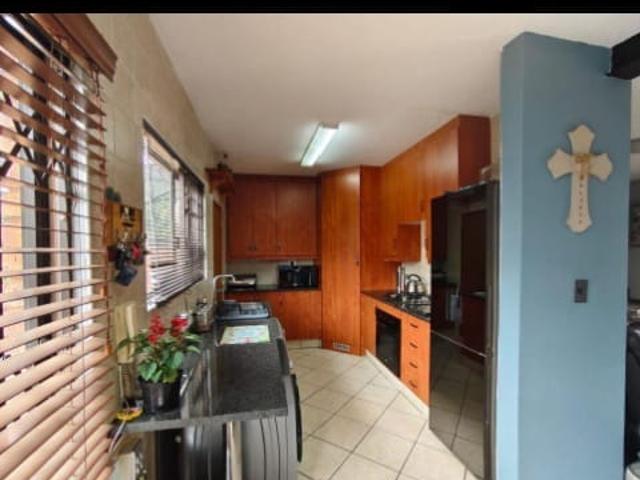3 Bedroom Townhouse For Sale in Florentia