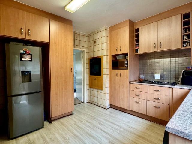 3 Bedroom Townhouse For Sale in Gallo Manor