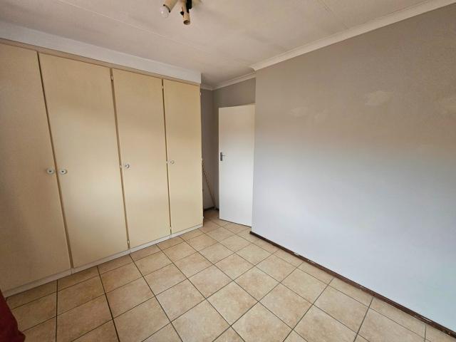 3 Bedroom Townhouse For Sale in Garsfontein