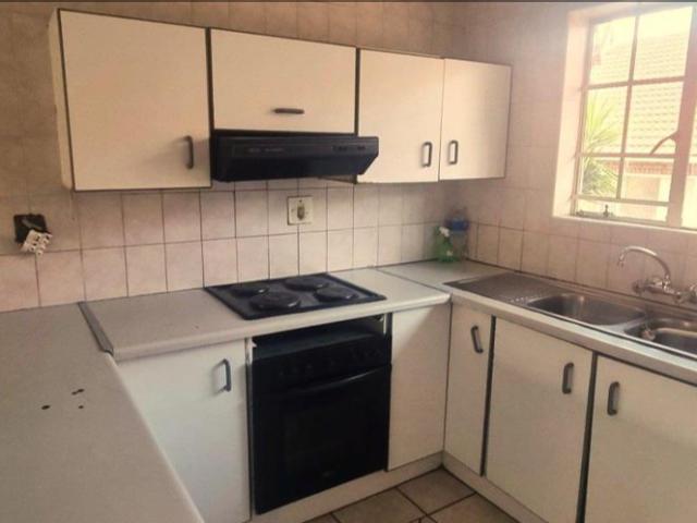 3 Bedroom Townhouse For Sale in Glenvista