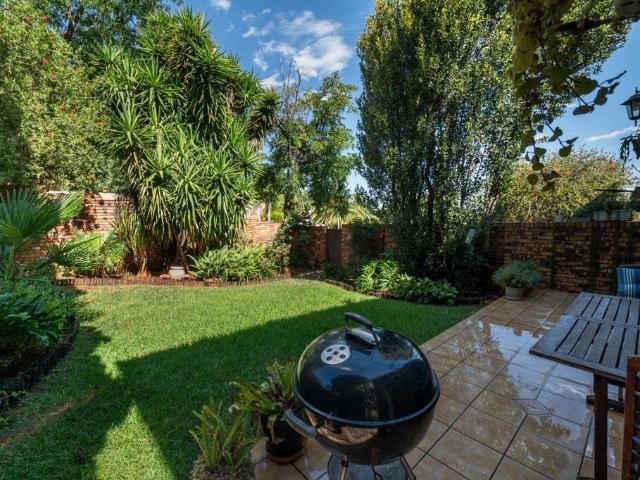 3 Bedroom Townhouse For Sale in Glenvista
