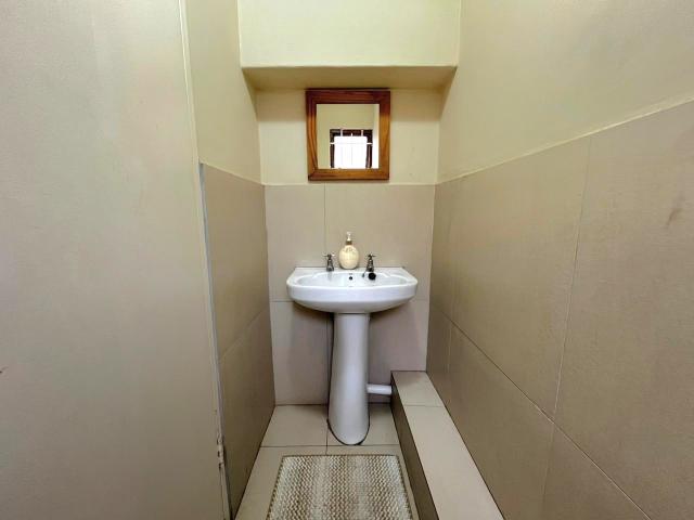 3 Bedroom Townhouse For Sale in Glenwood