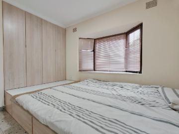 3 Bedroom Townhouse For Sale in Glenwood